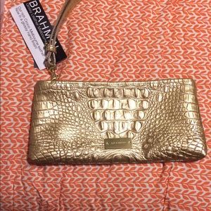 Brahmin wristlet